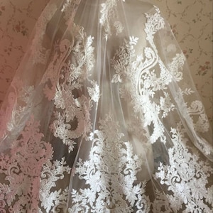 Elegent Lace Fabric Ivory Floral Retro Sequined Bridal Lace New Design Lace fabric For Wedding Dress Fashion Dress High Quality wl 05