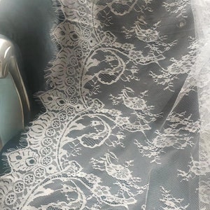 Liquidation 1.6 Yards gracieux cils dentelle tissu 41 pouces de large dentelle festonnée tissu pour robe voile Costume fournitures