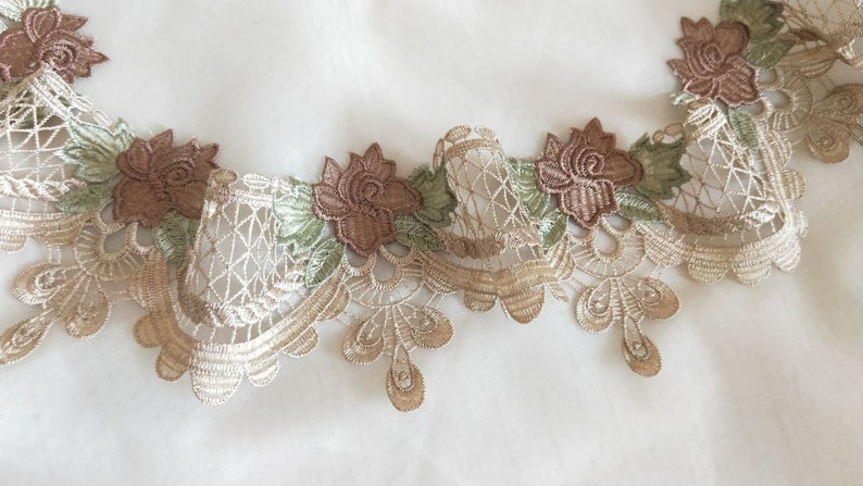 1 1//2/" Rayon White Venise Lace raindrop Trim sold by the yard