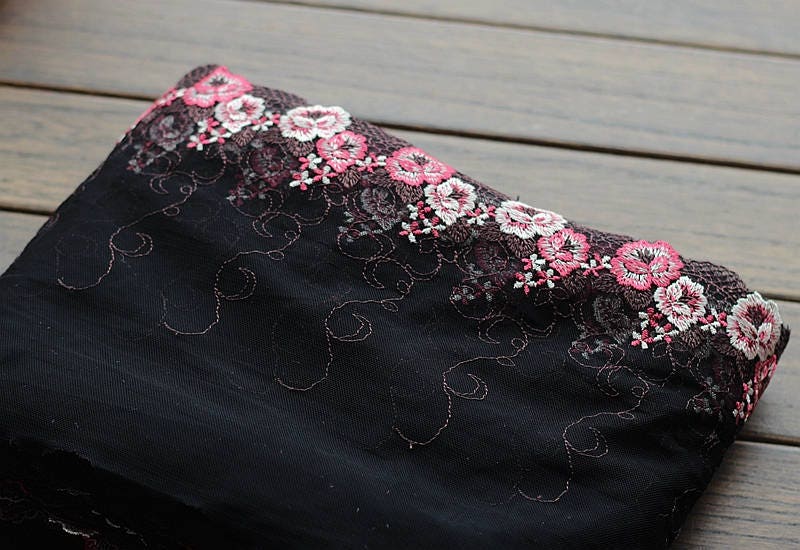 Antique Rose 100 Silk Italian Lace P272