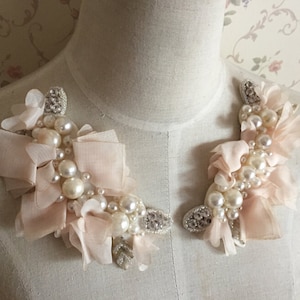 2 pcs Pearl Beaded Applique Light Pink Chiffon Leaves Corsage Collar Patch For Wedding Dress Shoulder Flowers Applique