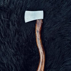 Hatchet for woodcutting and carving with Curved Wooden Handle Throwing axe Bushcraft Tool Carving Axe for Outdoor camping Gear Gift for Him