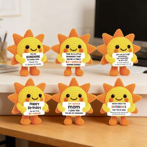 Peluche de sol de ganchillo hecho a mano con tarjeta inspiradora / Muñeco de afirmación positiva / Regalo para animar a una amiga, regalo del Día de la Madre, regalo de graduación
