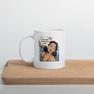 Lustige Menopause Tasse | HRT Überlebensgeschenk für Frauen | Hot Flush Humor Kaffeetasse | Midlife Crisis Knebel Geschenk | Retro Wechseljahre Merch