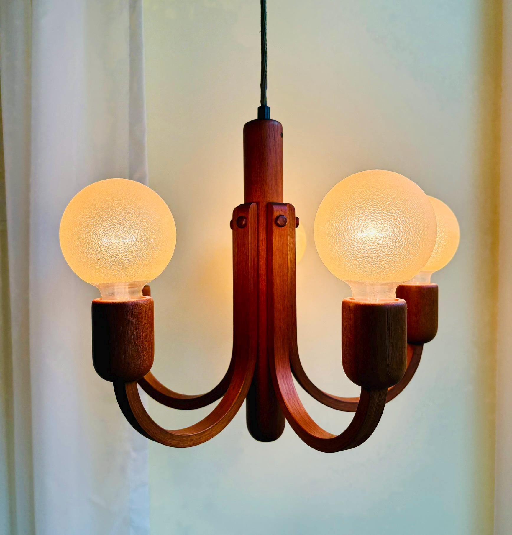 Domus ミッドセンチュリー チーク材ペンダントライト、1960年代