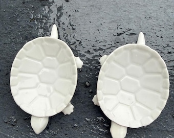 KPM Berlin Porzellan-Schildkrötenschale – Entwurf von Heinz Dormann, 1938 – 2er-Set