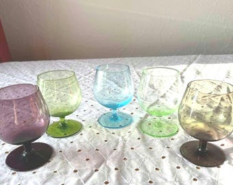 Vintage-Gläser aus Deutschland. 5-teiliges Set. Bunte Gläser. 200 ml