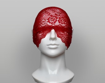 Open Nose & Mouth Face Mask in Matte Lace -