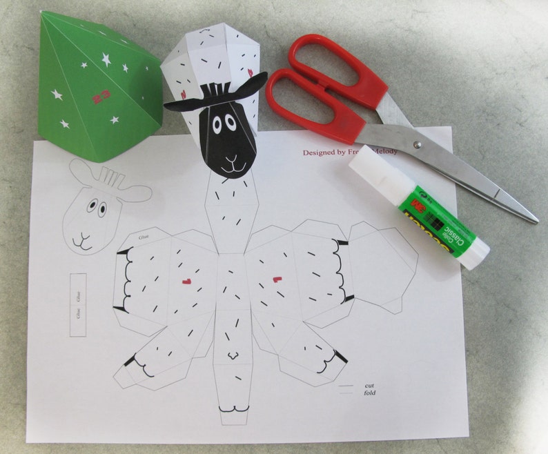 ADVENT CALENDAR 25 little Sheep and décor Paper Craft Kit image 3