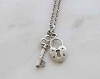 Vintage style cute mini lock and key necklace, Silver key & lock Necklace, Gift for mom, Gift for Friend, Wedding Gift, Gift idea - S2069