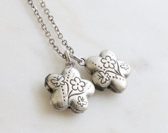 Vintage Style Floral Locket Necklace, Custom Tiny flower locket, Gift for mom S2068