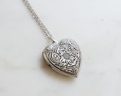 Vintage style Heart Locket Silver Heart locket Initial Disc Necklace Sunflower Heart Initial Locket Gift idea Mother Gift -S2207