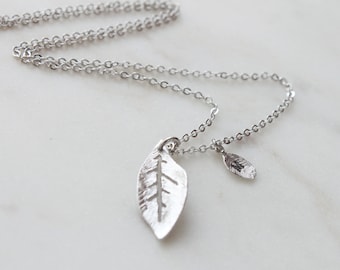 Personalized Initial Leaf Necklace, Leaves Pendant, Custom Leaf Charm, Gift for mom -S2336