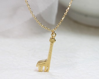 Cute giraffe pendant Necklace, Silver Giraffe necklace, Gift for Friend, Gift idea - S2167-2