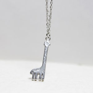 Cute giraffe pendant Necklace, Lovely Silver Giraffe necklace, Animal necklace, Gift for Friend, Gift idea, Giraffe lover gift - S2167-1