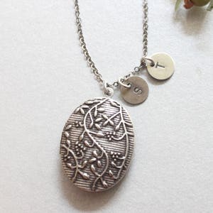 Vintage style double side vine pattern oval Locket, Personalized Initial Disc Coin Locket, Gift for mom, Gift for Friend, Gift idea S2066 image 7