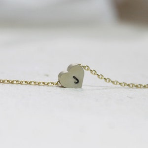 Collar de corazón inicial personalizado, colgante de corazón inicial personalizado, collar simple, regalo para mamá, regalo de dama de honor, idea de regalo - S2109 -4