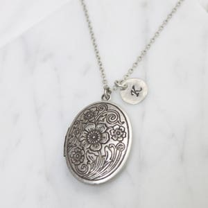 Vintage style Floral pattern oval Locket, Oval Long Chain Locket Necklace, Gift for mom, Gift for Friend, Wedding Gift, Gift idea S2065 image 6