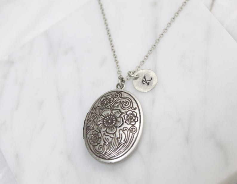 Vintage style Floral pattern oval Locket, Oval Long Chain Locket Necklace, Gift for mom, Gift for Friend, Wedding Gift, Gift idea S2065 image 6