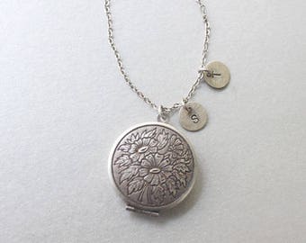 Personalized Vintage style round Locket, Custom Silver initial disc circle locket Necklace, Gift for mom, Wedding Gift - S2365-1