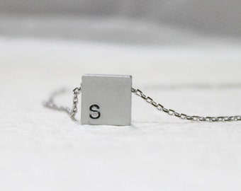Collana con ciondolo quadrato iniziale personalizzato, ciondolo geometrico personalizzato, collana semplice -2304