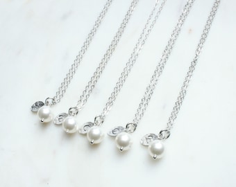 Bridesmaid Gift Set – Pearl Necklace with personalized Initial Leaf -2313