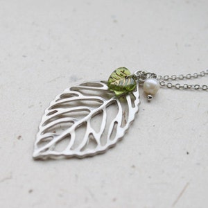 Modern skeleton Leaf and Glass Necklace, Natural leaf pendant Long Chain Necklace, Nature jewelry gift, Gift Idea, Bridesmaid Gift -2128
