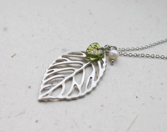 Modern skeleton Leaf and Glass Necklace, Natural leaf pendant Long Chain Necklace, Nature jewelry gift, Gift Idea, Bridesmaid Gift -2128