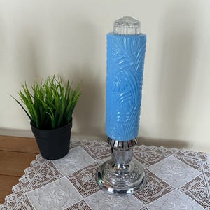 TORPEDO Vintage Art-déco-Lampe aus blauem Satinglas / Boudoirlampe aus den 1930er Jahren