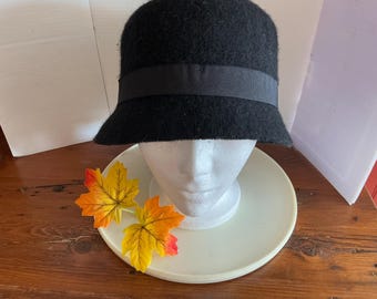 Encore Kutz Black Wool Cloche Hat (7 3/8) - Etsy display picture 2