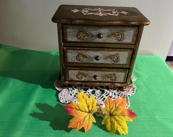 Joyero de madera, joyero musical