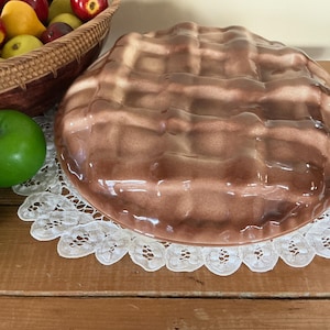 Vintage Ceramic Pie keeper With Lattice Cruslid-1970s,Retro Kitchenware-Kitchen Decor