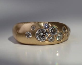 Anillo de oro con cúpula de diamantes, banda de diamantes engastada al ras, anillo de oro macizo, anillo moderno y llamativo, anillo minimalista de lujo.