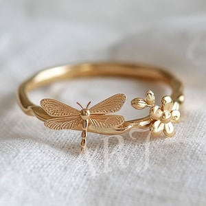 Dragonfly Flower Ring, Nature Inspired Gold Ring, Botanical Open Ring, Adjustable Floral Ring, Garden Jewelry Gift for Her