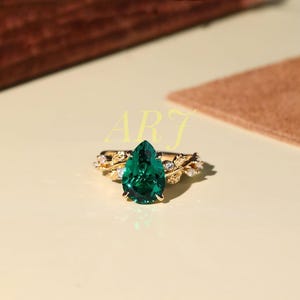 Emerald Leaf Engagement Ring, Pear Shaped Emerald Ring, Nature Inspired Wedding Ring, Vintage Green Gemstone Ring, Botanical Promise Ring