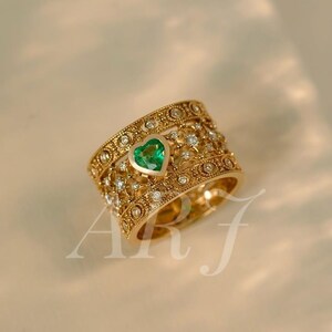 Vintage Emerald Heart Ring, Wide Gold Band Ring, Filigree Statement Ring, Emerald Engagement Ring, Antique Style Jewelry Gift