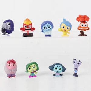 インサイド・ヘッドにインスパイアされた9体のキャラクターのコンプリートセット - コレクションやギフトに最適なカラフルなミニフィギュア