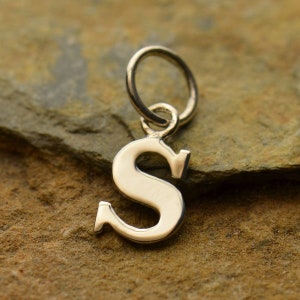 Dije de plata esterlina con letra 's' en minúscula de máquina de escribir de 16 x 6 mm - 1 pieza Dijes brillantes de alta calidad con 10 % de descuento (6037)/1