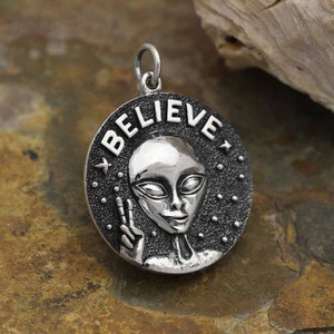 Sterling Silver Believe Alien Pendant 26x21mm - 1Pc Wholesale Price (14331)/1