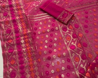 Handloom exclusive 84 count Dhakai jamdani in magenta Rani color. Tacel will be added