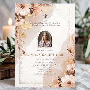 Może przedstawiać: Karta pamiątkowa z kwiatowym wzorem w odcieniach brzoskwini i złota. Karta zawiera portret kobiety i tekst "In Loving Memory of Simran Kaur Thiar" z datami i szczegółami uroczystości.