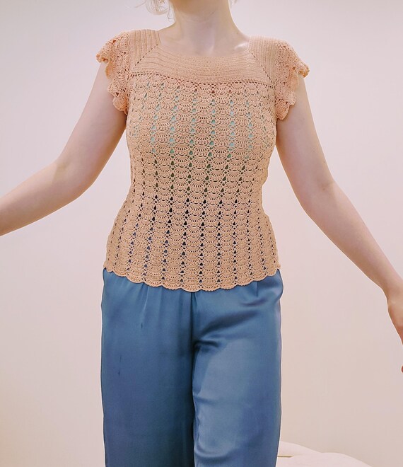 Soft 70s Vintage Peach Crochet Top