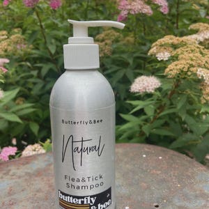 Flea and Tick Shampoo Natural Flea Shampoo, Organic Tick Shampoo Bug Repellent for Dogs & Cats,Itch Relief Shampoo Homemade Shampoo for Pets