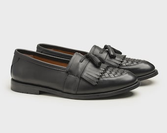 Handwoven Black Leather Tassel Loafers: Cushioned Comfort, Blake Stitched