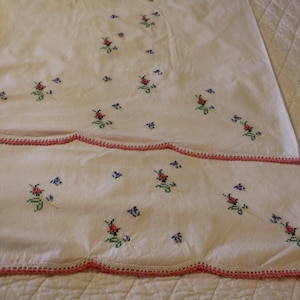 Pillow Case, Vintage Pillow Cases, Floral, Flowers, Garden, Pillow Cases, Embroidered, Queen, Standard, Pillowcase, FREE SHIPPING