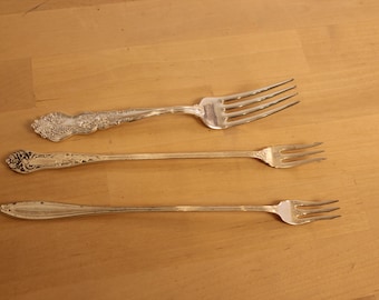Tenedor para encurtidos, aceitunas, largo, tenedor, baño de plata, antiguo, 1904