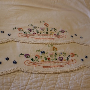Pillow Case, Vintage Pillow Cases, Floral, Garden, Pillow Cases, Embroidered, Queen, Standard, Pillowcase, FREE SHIPPING