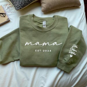 Personalised Mum Sweatshirt with Kids&#39; Names – Custom Mummy Jumper, Cosy Gift for Her, Christmas Mum Gift