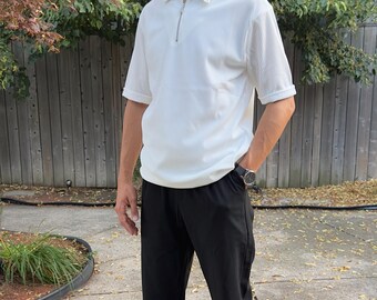 Herr Ribbad pikétröja med halv dragkedja, krage, avslappnad texturerad topp, minimalistisk, kortärmad, vit sommarpikétröja, avslappnad passform, present till honom