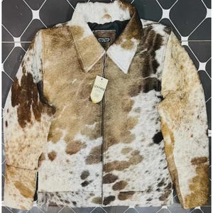 Chaqueta vaquera de piel de vaca marrón hecha a mano - Piel con pelo para hombre